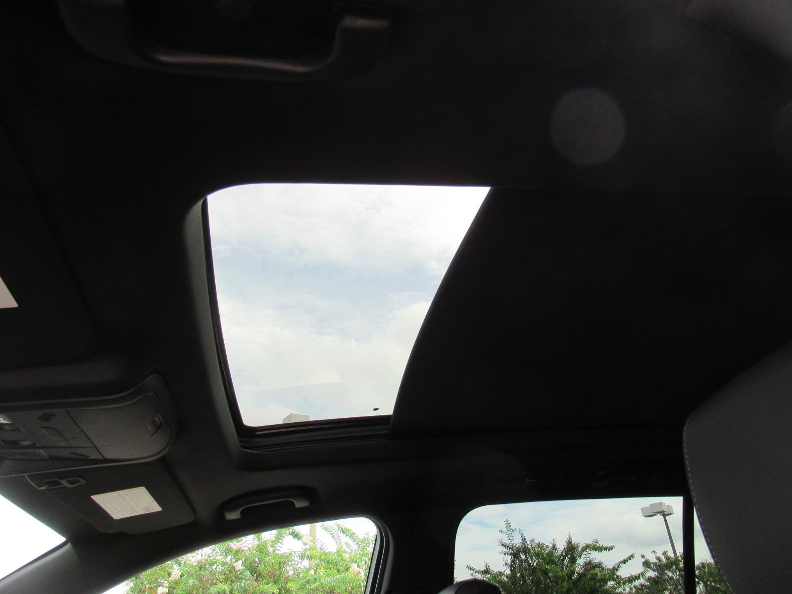 Used 2025 Cadillac XT6 Luxury FWD image 20