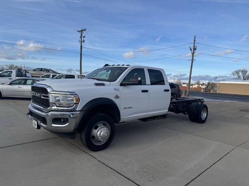 Used 2021 RAM 5500 Tradesman w/ Chrome Appearance Group AWD/4WD image 4