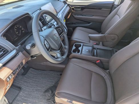 New 2026 Honda Odyssey Touring image 11