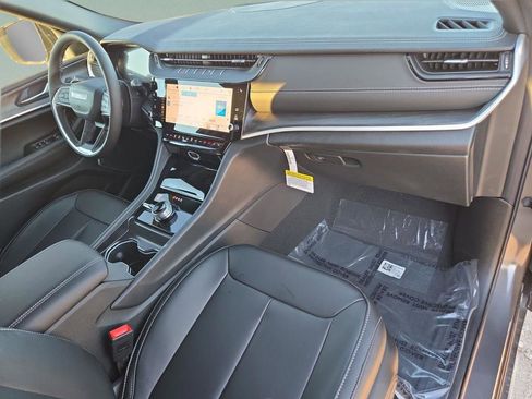 New 2026 Jeep Grand Cherokee Limited AWD/4WD image 29
