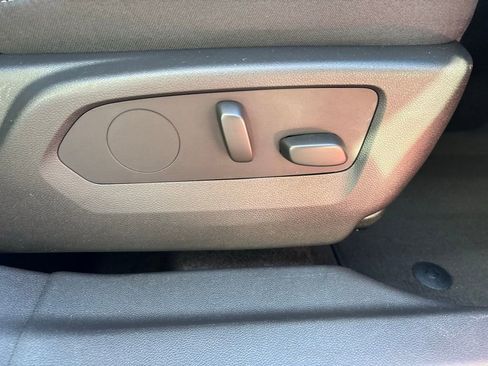 Used 2023 Buick Envision Essence image 21