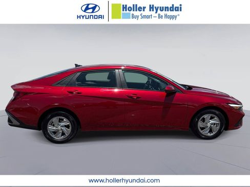 Certified 2026 Hyundai Elantra SE FWD image 1