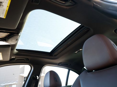 Used 2019 BMW 330i Sedan w/ Premium Package image 29