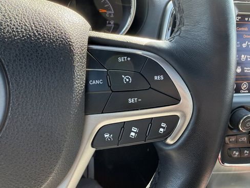 Used 2018 Jeep Grand Cherokee Overland image 25