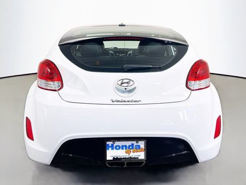Used 2016 Hyundai Veloster w/ Option Group 02 FWD image 8