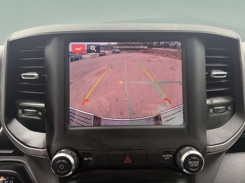 Used 2024 RAM 2500 Tradesman w/ Chrome Appearance Group image 17