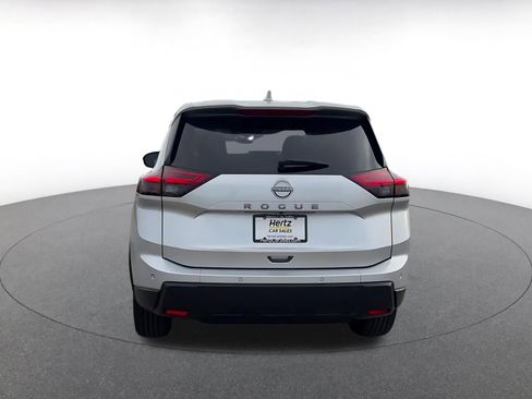 Used 2025 Nissan Rogue SV image 12