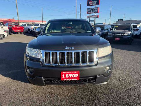 Used 2011 Jeep Grand Cherokee Laredo AWD/4WD image 2