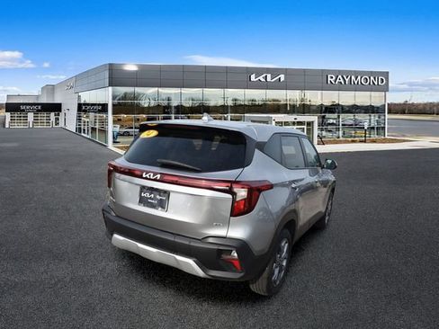 Certified 2024 Kia Seltos LX AWD/4WD image 3