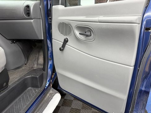 Used 2007 Ford E-250 and Econoline 250 Extended image 4