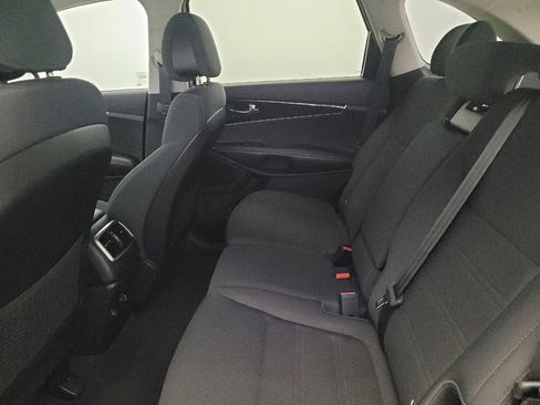Used 2016 Kia Sorento FWD image 18