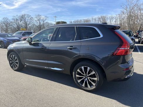 Used 2023 Volvo XC60 B5 Plus image 9