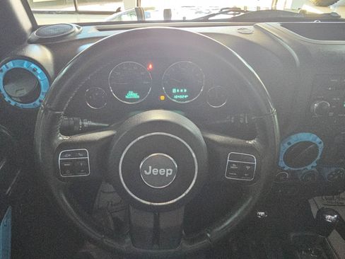 Used 2016 Jeep Wrangler Unlimited Sahara w/ Max Tow Package AWD/4WD image 30