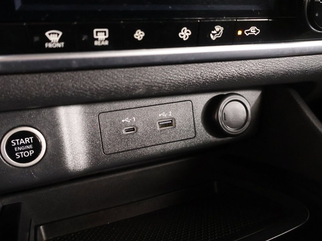 Used 2023 Nissan Rogue SV AWD/4WD image 45