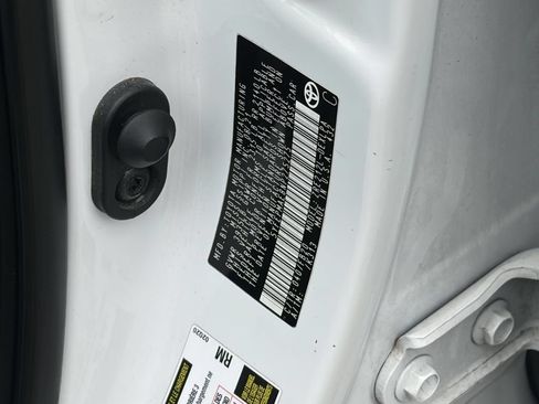 Used 2022 Toyota Corolla LE FWD image 13