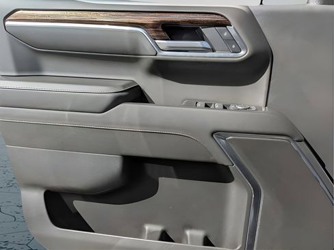 Used 2025 GMC Sierra 1500 Elevation RWD image 17