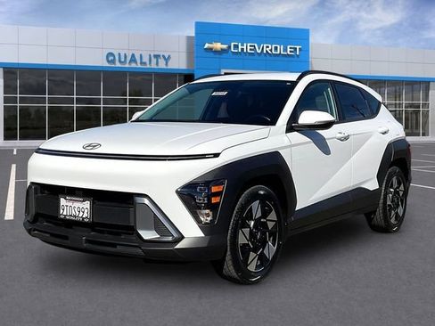 Used 2025 Hyundai Kona SEL FWD image 3