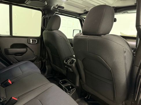 Used 2022 Jeep Gladiator Willys image 21