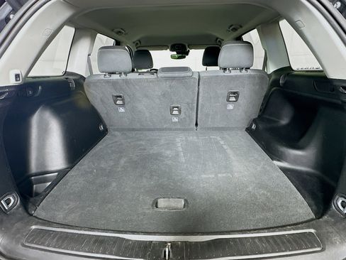 Used 2022 Jeep Grand Cherokee Laredo w/ Luxury Tech Group I AWD/4WD image 27