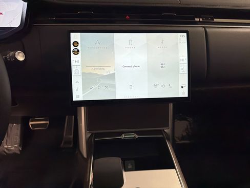 Used 2024 Land Rover Range Rover Long Wheelbase SE image 16