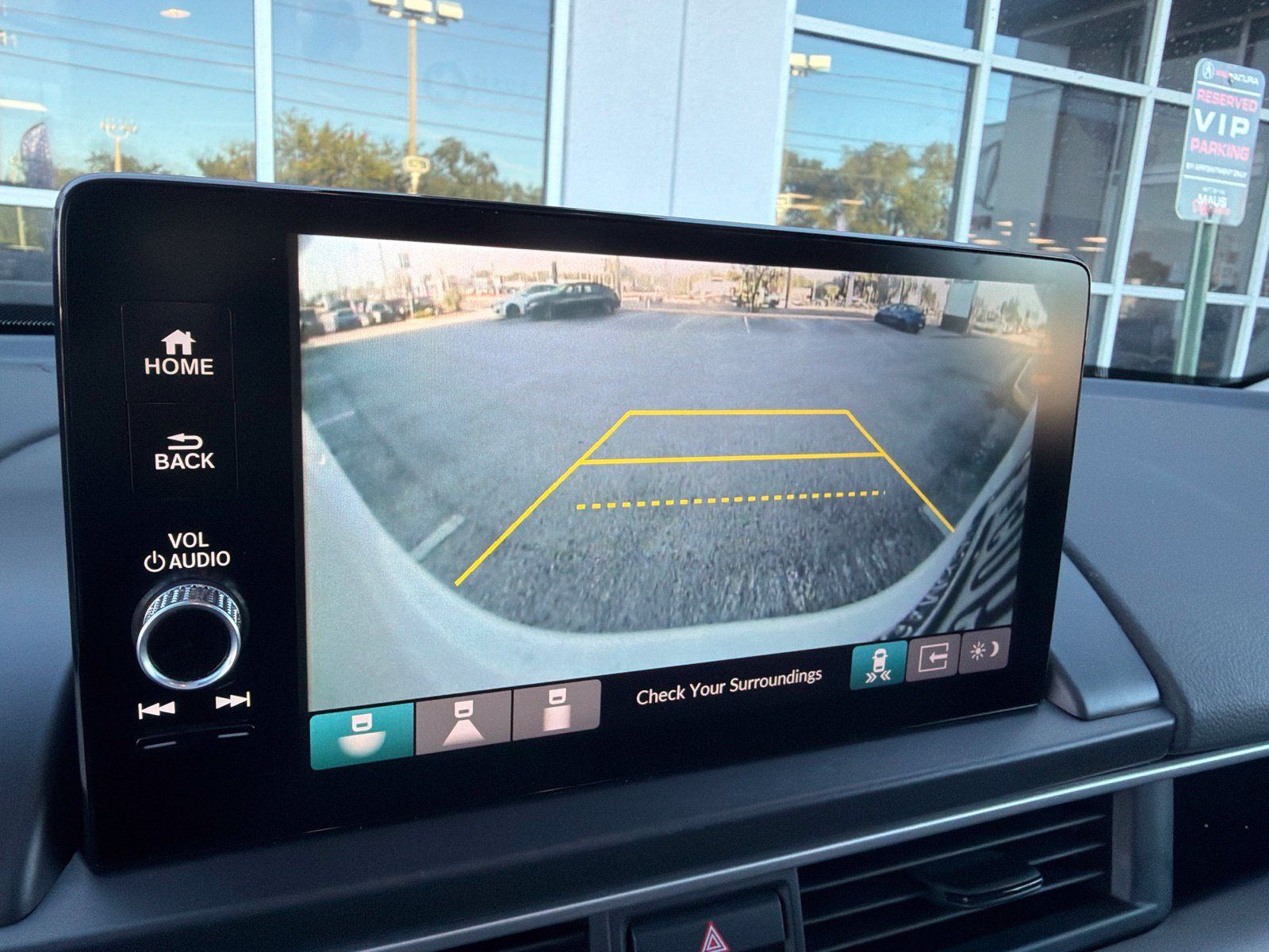 Used 2023 Honda Pilot Touring image 11