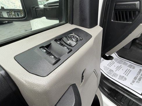 Used 2018 Ford F250 XL w/ Power Equipment Group AWD/4WD image 14