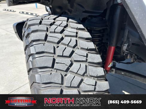 Used 2024 Jeep Gladiator Rubicon AWD/4WD image 13