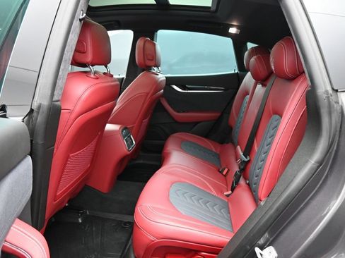 Used 2023 Maserati Levante GT AWD/4WD image 26