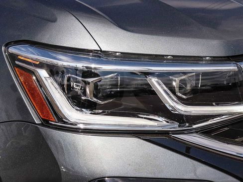 Used 2022 Volkswagen Taos SEL w/ Panoramic Sunroof Package image 4