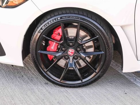 Used 2024 Honda Civic Type R image 10