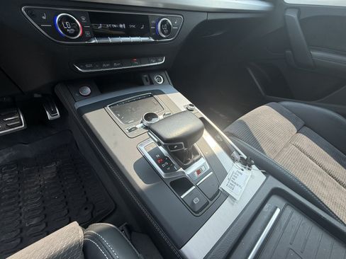 Used 2019 Audi SQ5 Premium Plus w/ Premium Plus Package AWD/4WD image 14