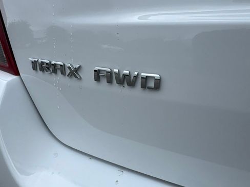 Used 2022 Chevrolet Trax LT w/ Driver Confidence Package AWD/4WD image 37