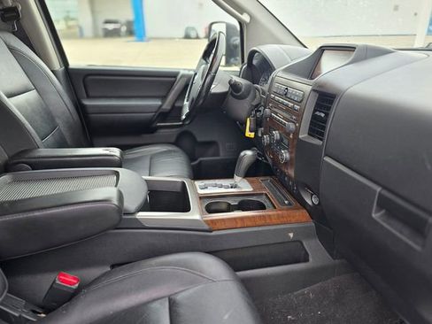 Used 2010 Nissan Titan LE w/ Technology Pkg AWD/4WD image 8