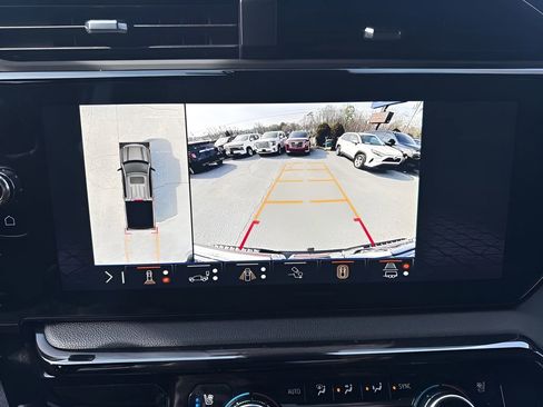 Used 2024 GMC Sierra 1500 AT4 w/ AT4 Premium Package image 23