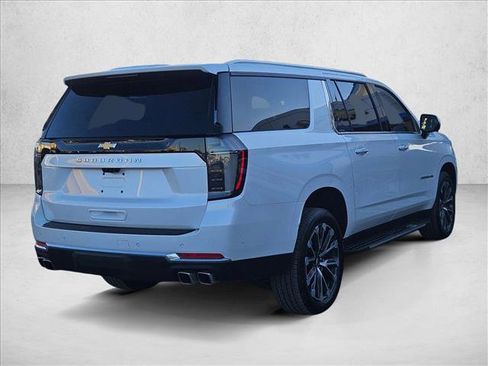 Certified 2025 Chevrolet Suburban High Country image 5