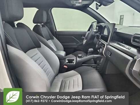 Used 2024 Toyota Tacoma 4x4 Double Cab image 33