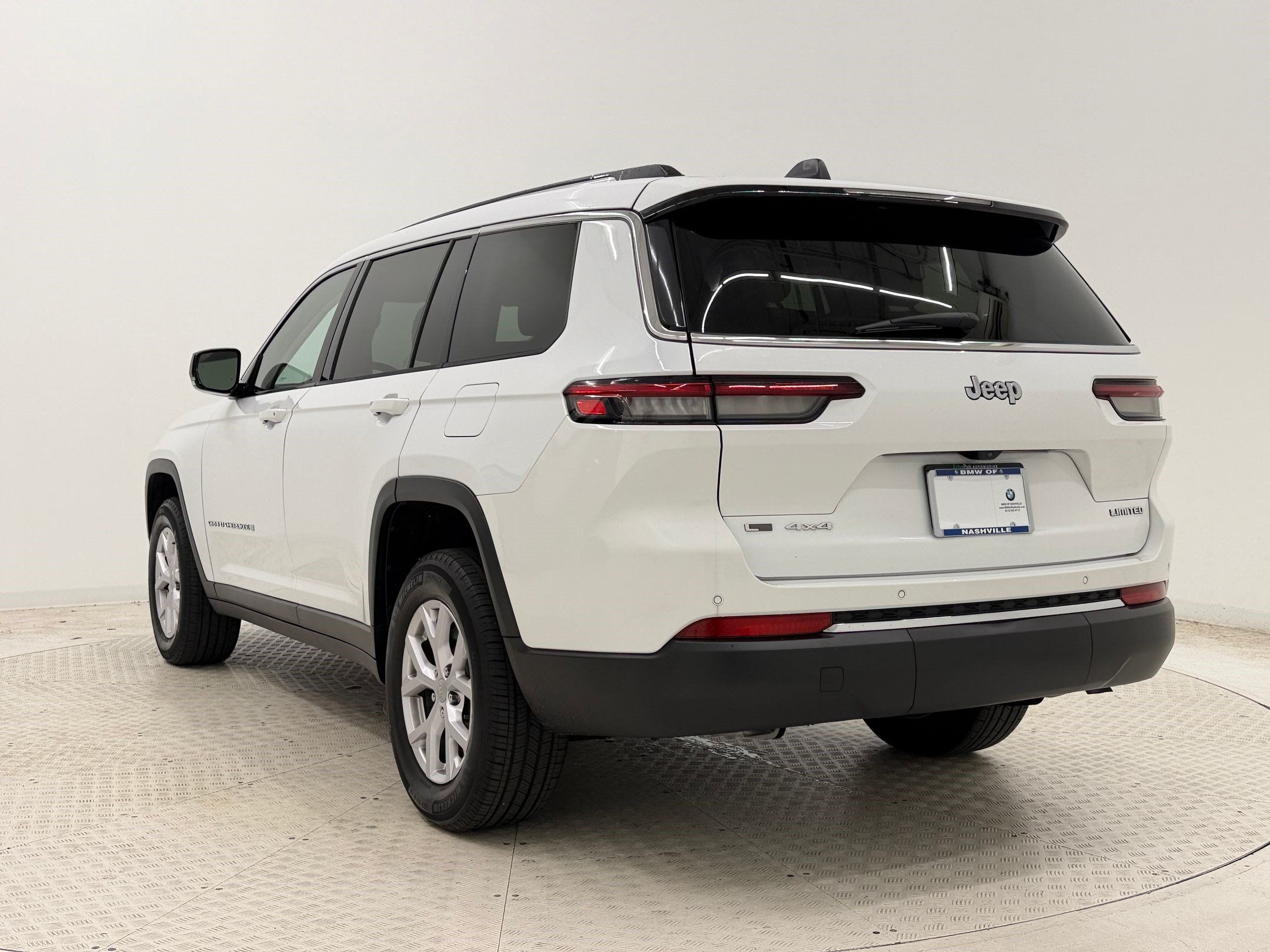 Used 2022 Jeep Grand Cherokee L Limited AWD/4WD image 3