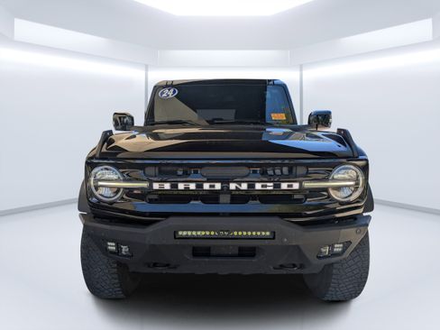 Used 2024 Ford Bronco Outer Banks w/ Sasquatch Package AWD/4WD image 8