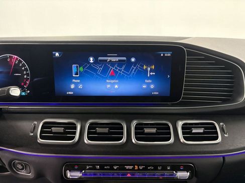 Used 2025 Mercedes-Benz GLE 450e 4MATIC image 17