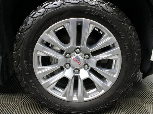 Used 2023 GMC Sierra 1500 Denali w/ Technology Package image 8