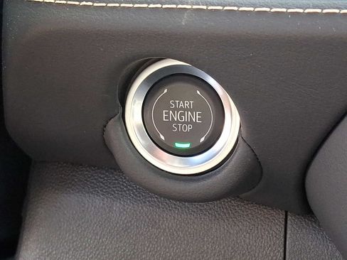 Used 2025 Chevrolet Suburban Premier AWD/4WD image 24