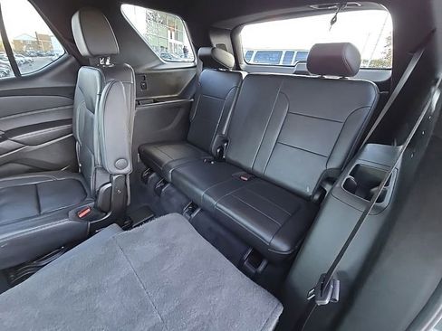 Used 2023 Chevrolet Traverse LT image 27