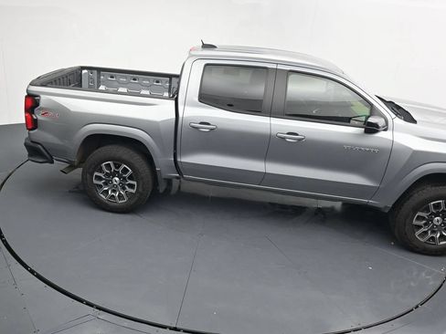 Used 2024 Chevrolet Colorado Z71 w/ Z71 Convenience Package 2 AWD/4WD image 17