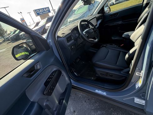 Used 2025 Ford Maverick Lariat w/ Black Appearance Package image 15