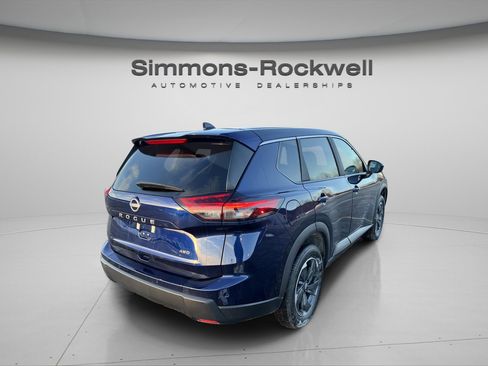 Used 2025 Nissan Rogue SV image 7