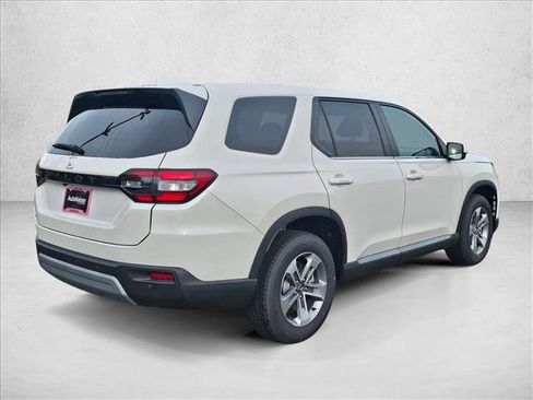 New 2025 Honda Pilot EX-L image 5