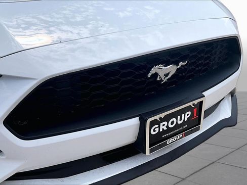 Used 2018 Ford Mustang Premium RWD image 28