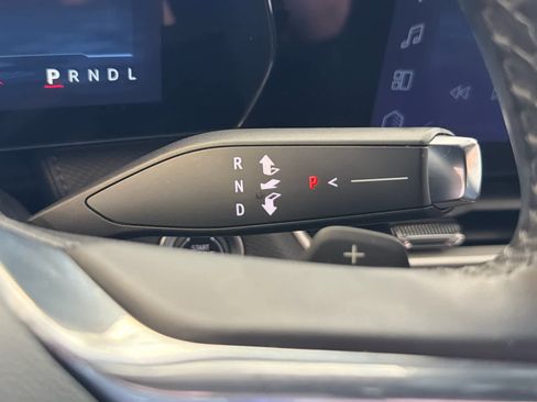 Certified 2025 Chevrolet Equinox LT FWD image 36