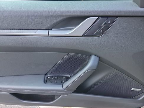 Certified 2025 Porsche 911 Carrera image 8