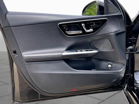 Used 2025 Mercedes-Benz C 300 Sedan image 19